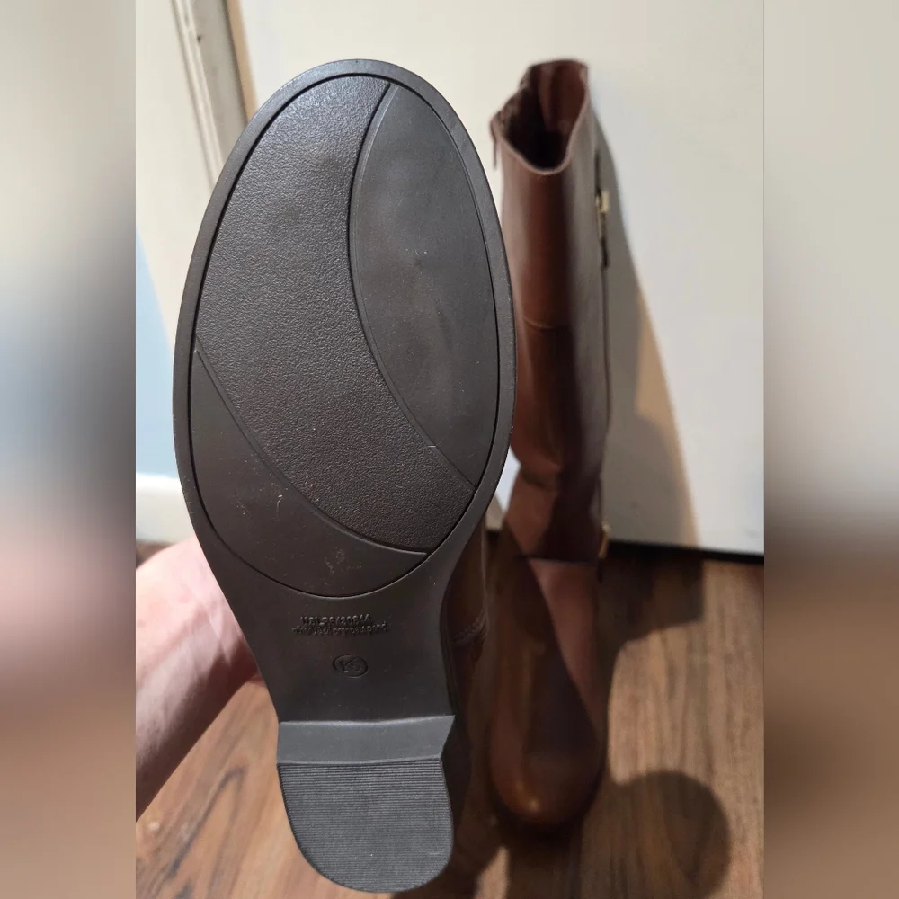 Women's Karen Scott Brown Boot, Size 7.5M WC - Picture 5 of 6